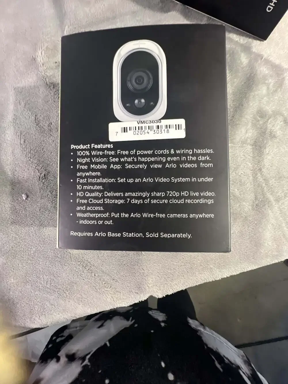 Netgear Arlo Wire-Free HD Camera and Base Station System. NOT TESTED.